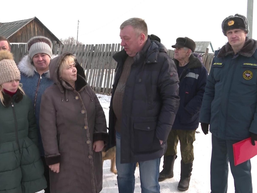 Гурулев: Будем отводить воду от подтапливаемых домов в поселке Рудник Кадала